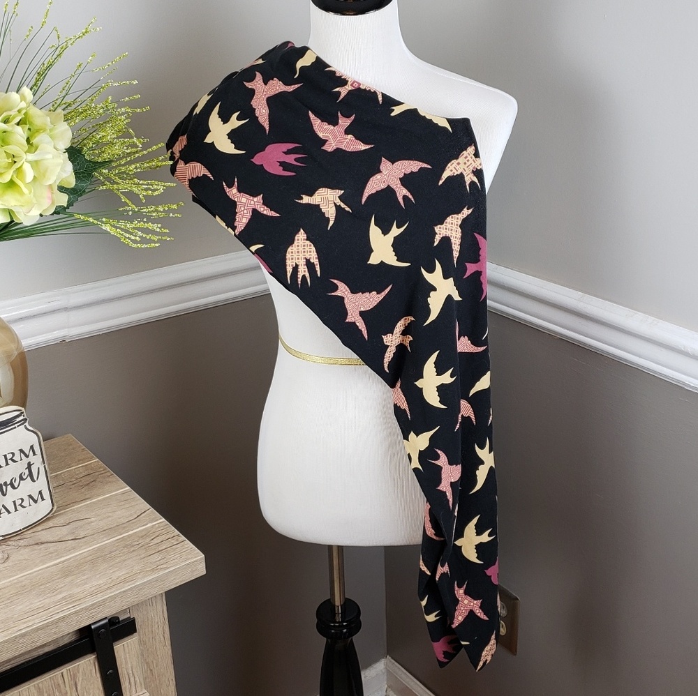 Lularoe Pink Birds Tall and Curvy leggings